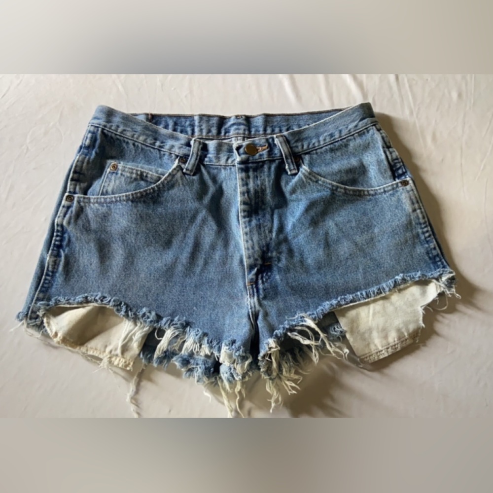 Wrangler distressed shorts